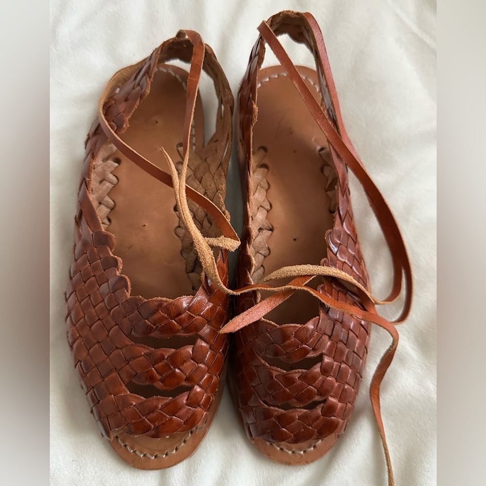 Huaraches Sophisticated Brown Leather Woven Sandals - Picture 2 of 5